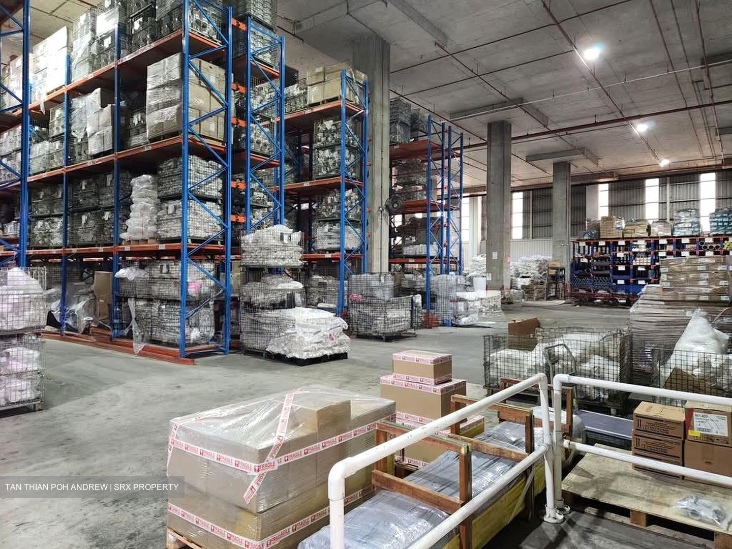 Tuas Avenue 13 (D22), Warehouse #583288621